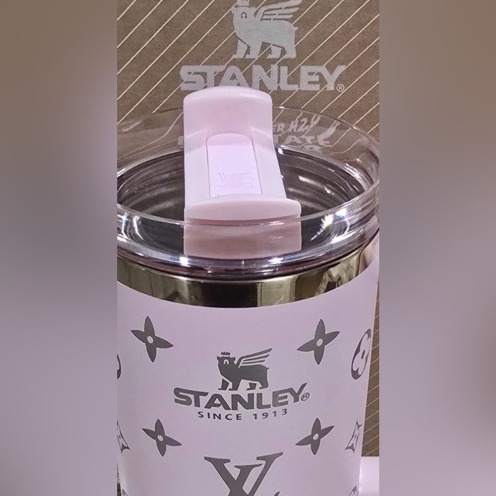 Designer 40oz Stanley NEW IN BOX - Picture 3 of 7